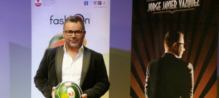 Fashion acompaña a Jorge Javier en su debut